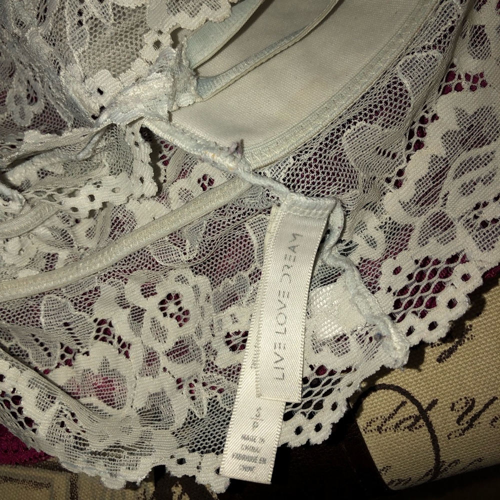 Bundle of two small Aeropostale padded bralettes - Picture 7 of 7